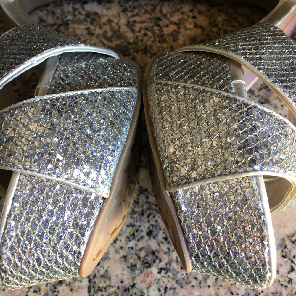 Pink & Pepper 5 Inch Gold Platforms - Picture 4 of 8
